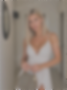 Yuliia Mykolaiv 35 y.o. - intelligent lady - small public photo.