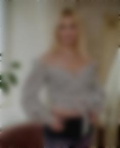 Ksenia Zaporizhia 39 y.o. - intelligent lady - small public photo.