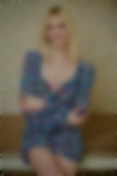 Ksenia Zaporizhia 39 y.o. - intelligent lady - small public photo.