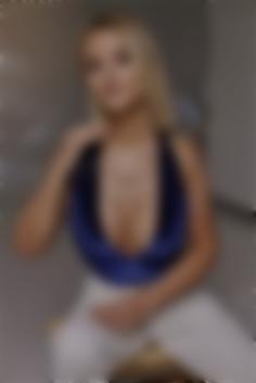 Yuliia Kyiv 36 y.o. - intelligent lady - small public photo.