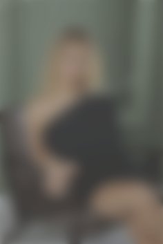 Yuliia Kyiv 36 y.o. - intelligent lady - small public photo.