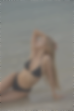 Yuliia Sumy 30 y.o. - intelligent lady - small public photo.