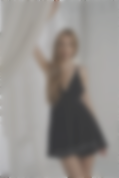 Yuliia Sumy 30 y.o. - intelligent lady - small public photo.