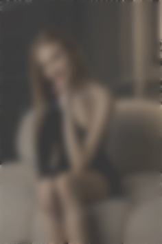 Yuliia Sumy 30 y.o. - intelligent lady - small public photo.