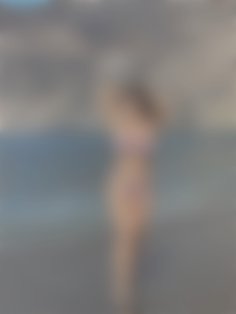 Julie Mykolaiv 42 y.o. - intelligent lady - small public photo.