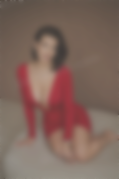 Julie Mykolaiv 42 y.o. - intelligent lady - small public photo.