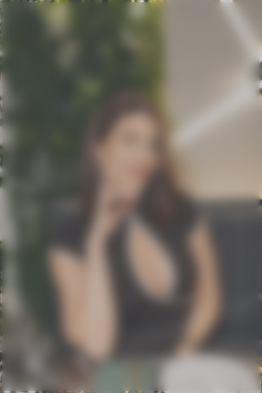 Julie Mykolaiv 42 y.o. - intelligent lady - small public photo.