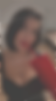 Julie Mykolaiv 42 y.o. - intelligent lady - small public photo.