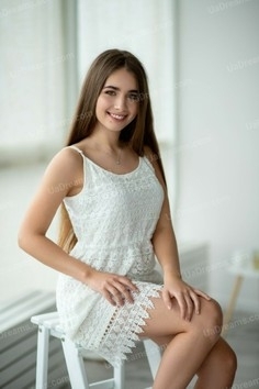 Anastasiia Nikolaev 20 y.o. - intelligent lady - small public photo.