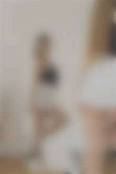 Anzhela Kyiv 22 y.o. - intelligent lady - small public photo.