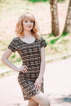 Yulia Cherkasy 33 y.o. - intelligent lady - small public photo.