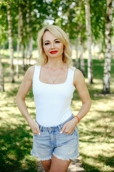 Lily Cherkasy 42 y.o. - intelligent lady - small public photo.