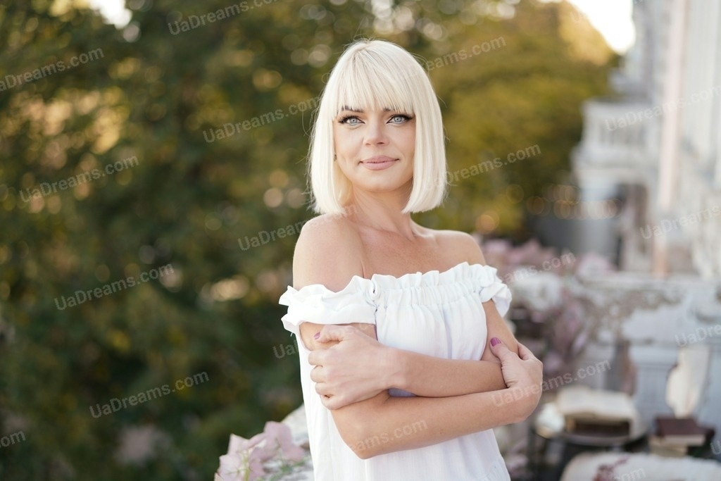 Irina Odesa 42 y.o. - intelligent lady - small public photo.