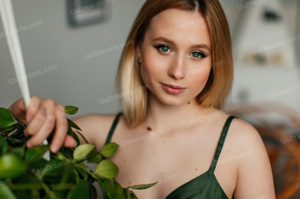 Anastasia Poltava 23 y.o. - intelligent lady - small public photo.