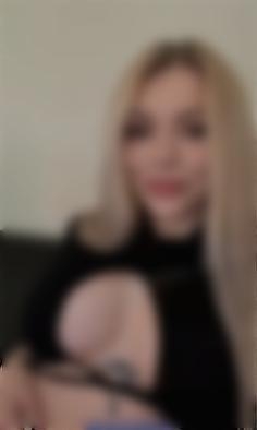 Eva-Viktoriia Kharkiv 25 y.o. - intelligent lady - small public photo.